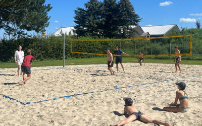 Beachvolleyball-Aktion im Freibad
